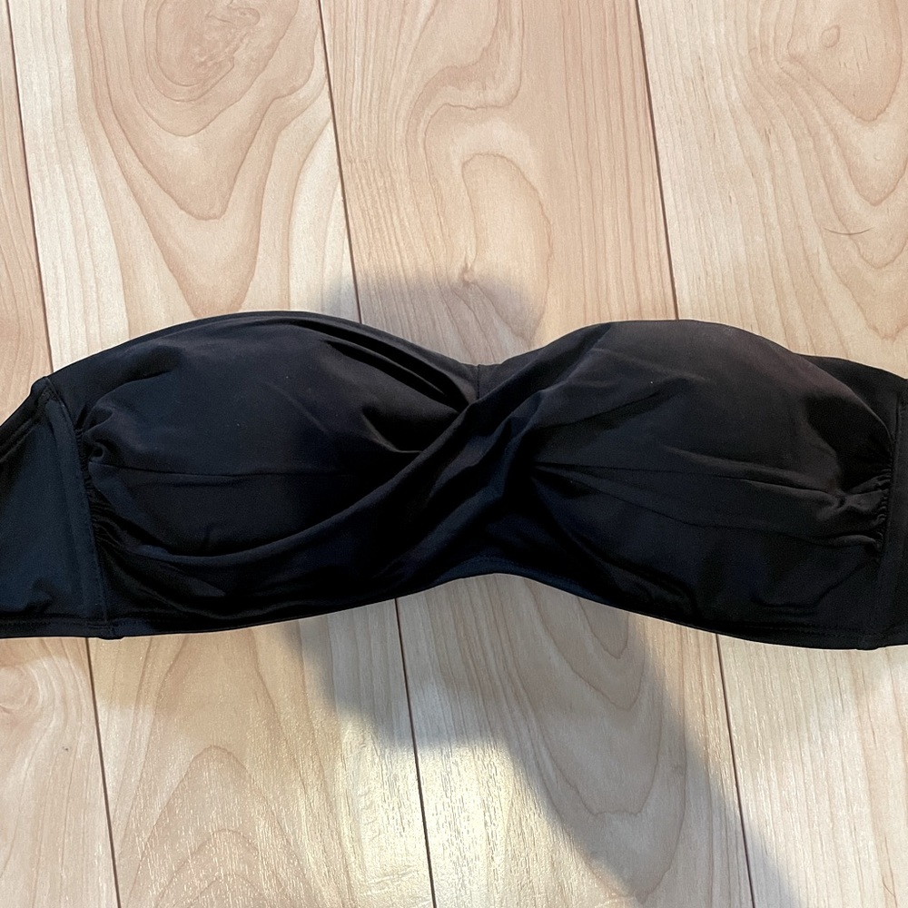 Black strapless twist bandeau top